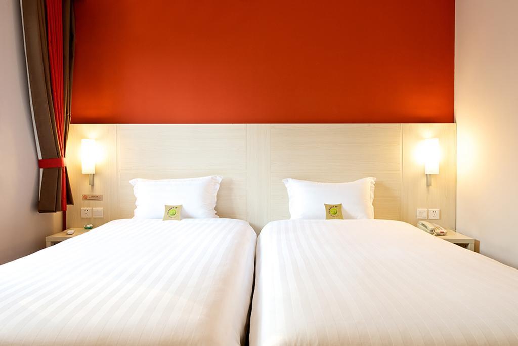 Ibis Ningbo Qianhu Plaza Hotel Bagian luar foto