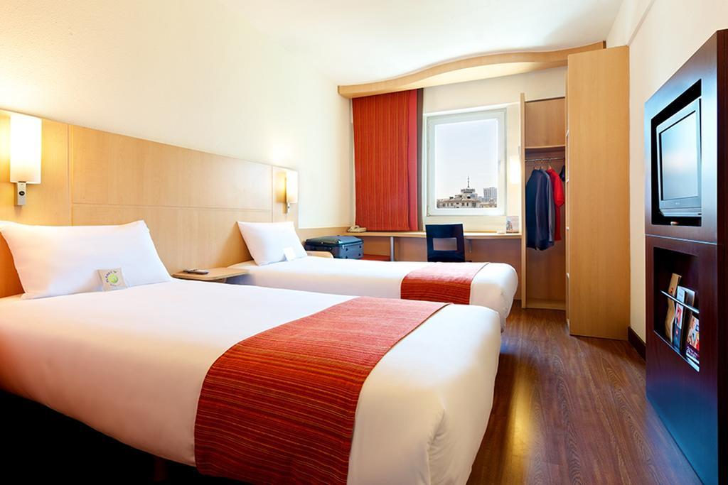 Ibis Ningbo Qianhu Plaza Hotel Bagian luar foto