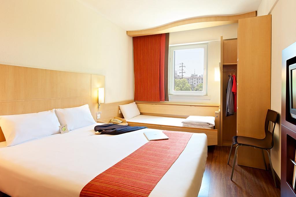 Ibis Ningbo Qianhu Plaza Hotel Bagian luar foto