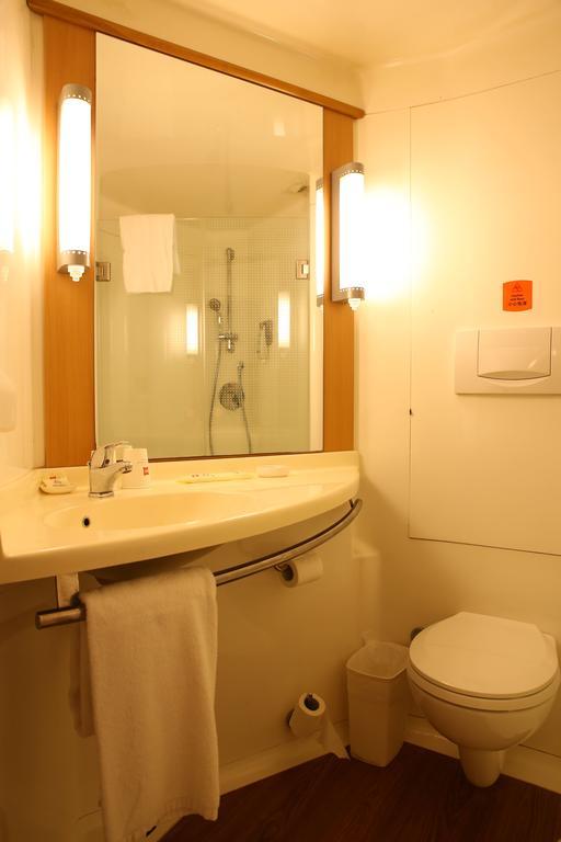 Ibis Ningbo Qianhu Plaza Hotel Bagian luar foto