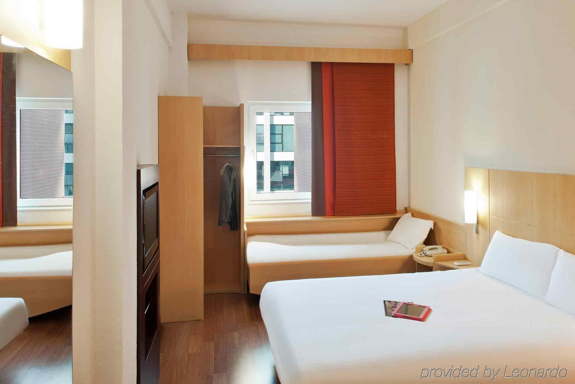 Ibis Ningbo Qianhu Plaza Hotel Bagian luar foto