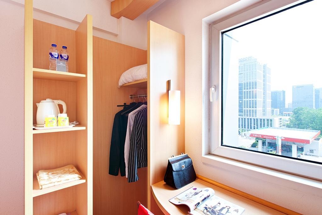 Ibis Ningbo Qianhu Plaza Hotel Bagian luar foto