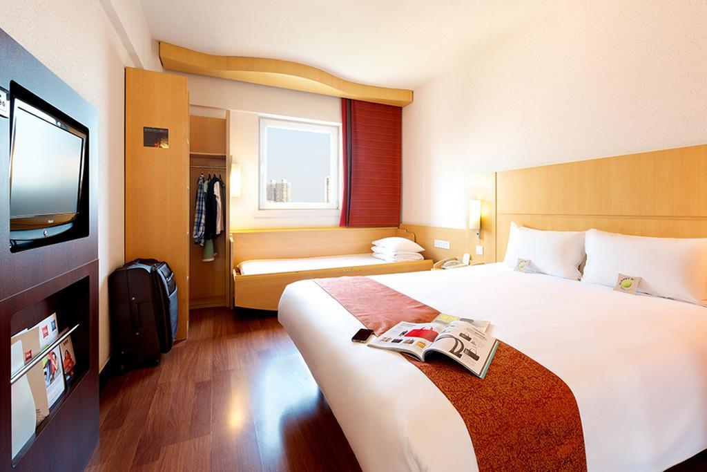 Ibis Ningbo Qianhu Plaza Hotel Bagian luar foto