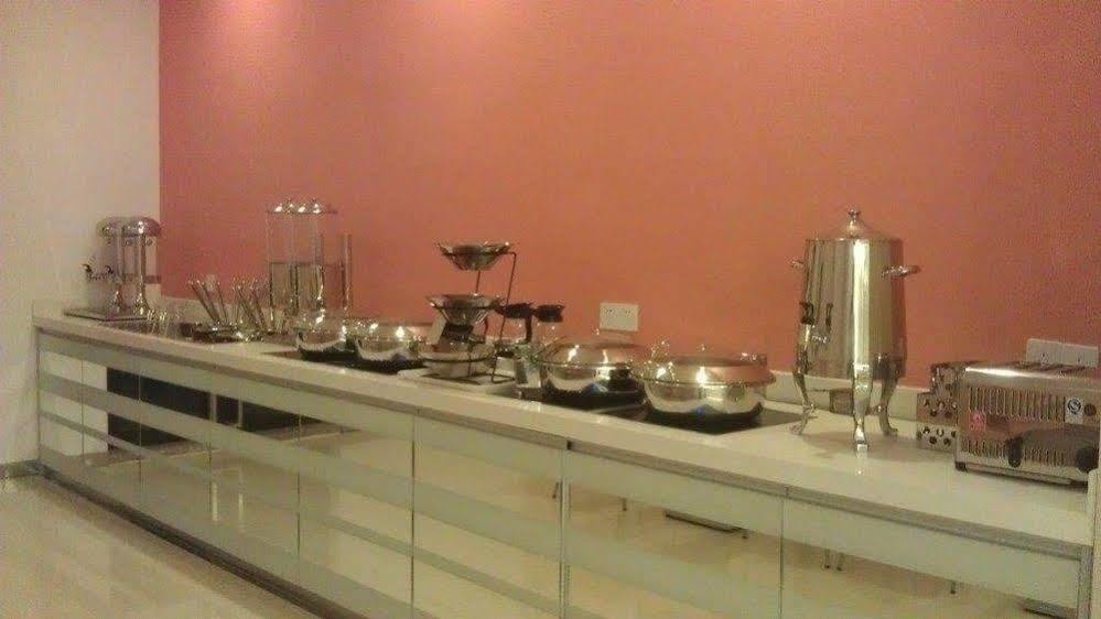 Ibis Ningbo Qianhu Plaza Hotel Bagian luar foto
